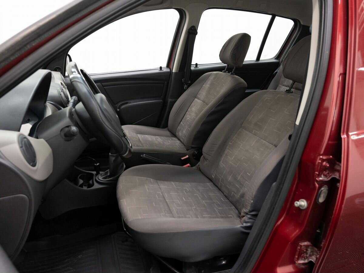 Купить Renault Sandero с пробегом. Фото: #8