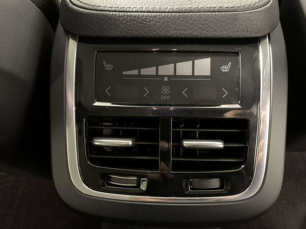 Купить Volvo XC90 с пробегом. Фото: #18