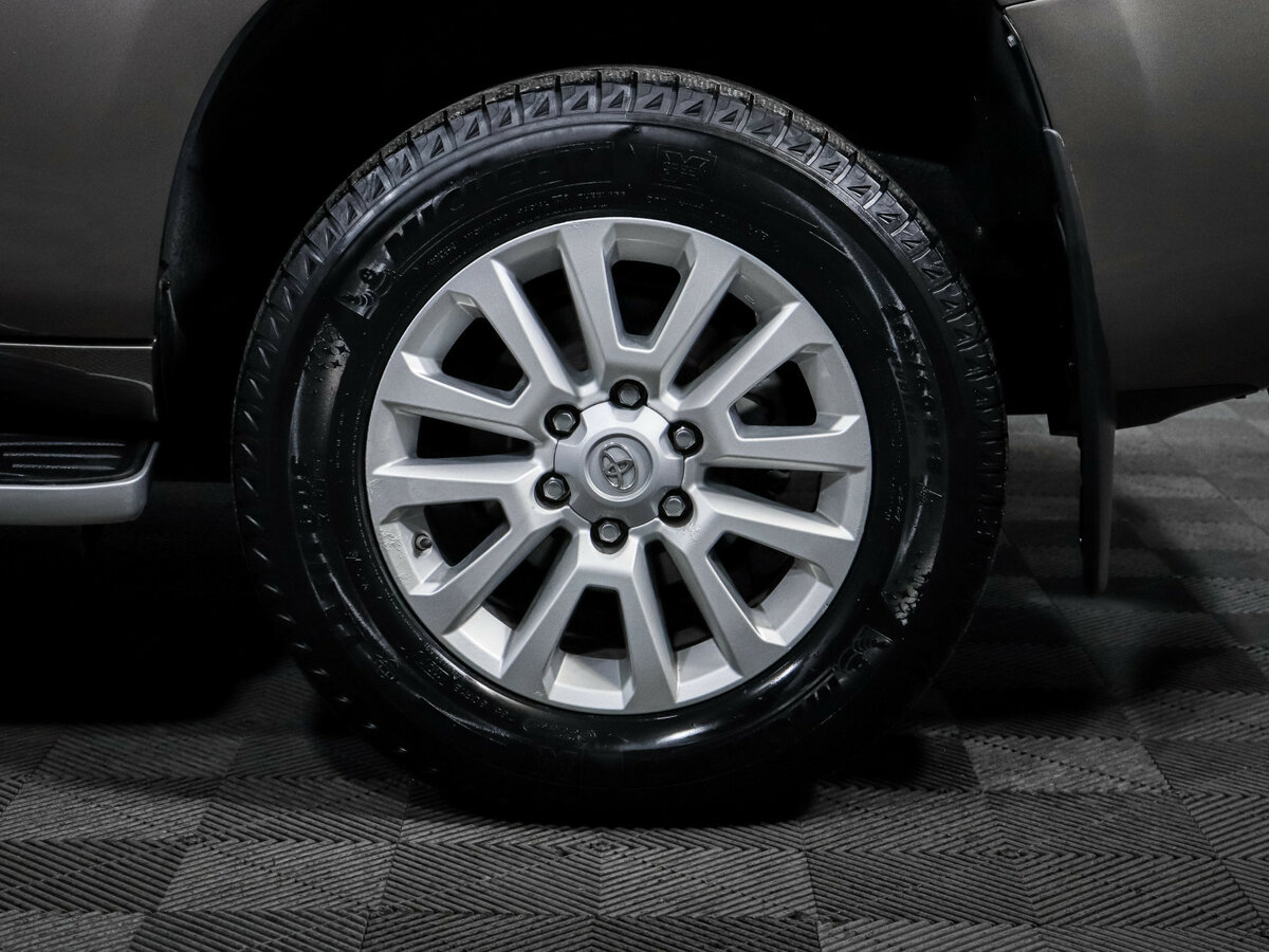 Купить Toyota Land Cruiser Prado с пробегом. Фото: #10
