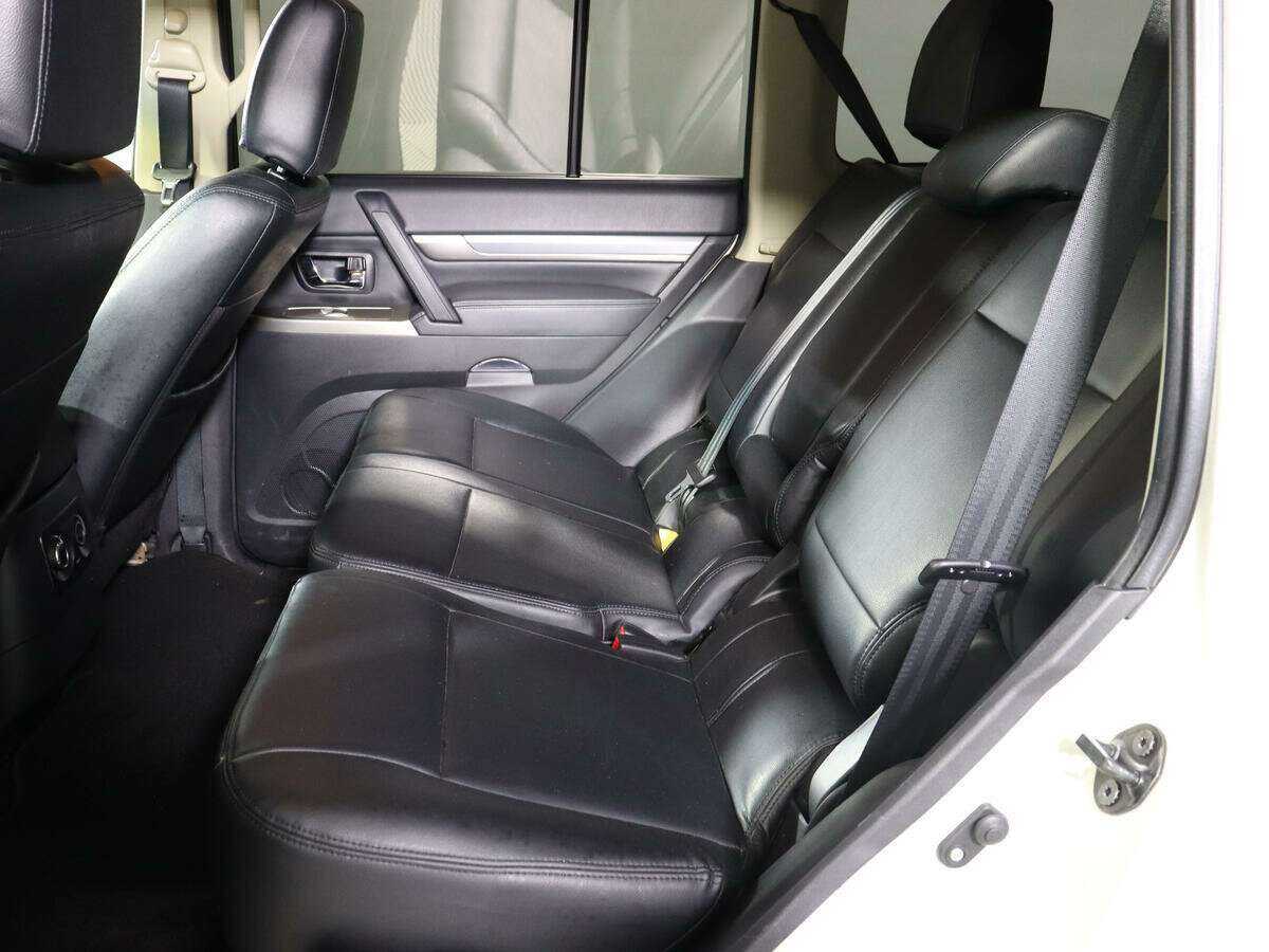 Купить Mitsubishi Pajero с пробегом. Фото: #6
