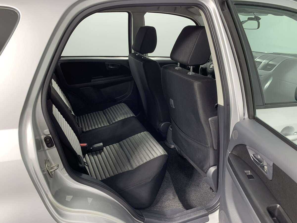 Купить Suzuki SX4 с пробегом. Фото: #15