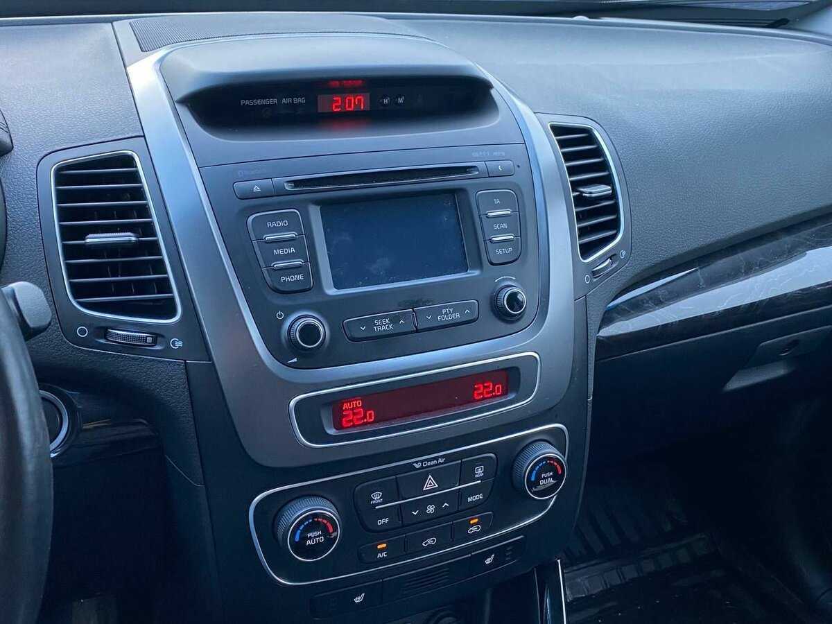 Купить Kia Sorento с пробегом. Фото: #12