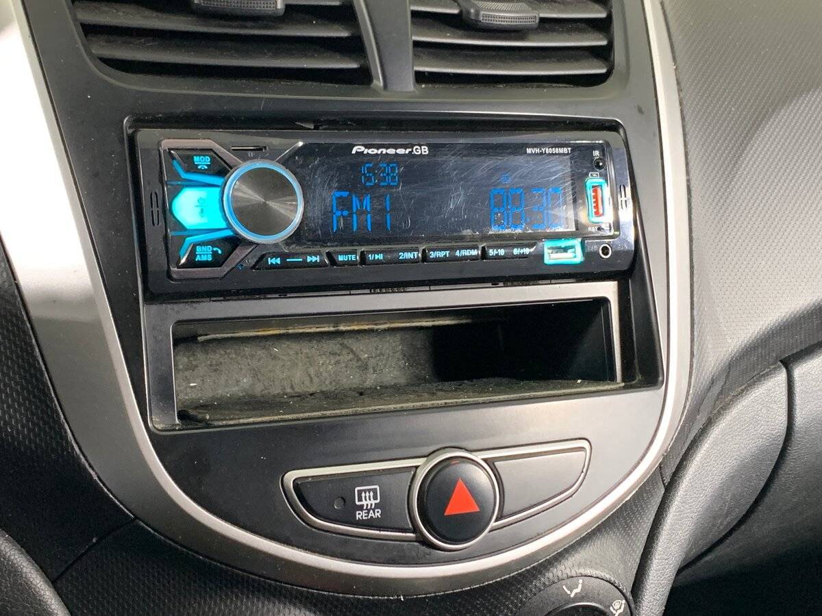 Купить Hyundai Solaris с пробегом. Фото: #14