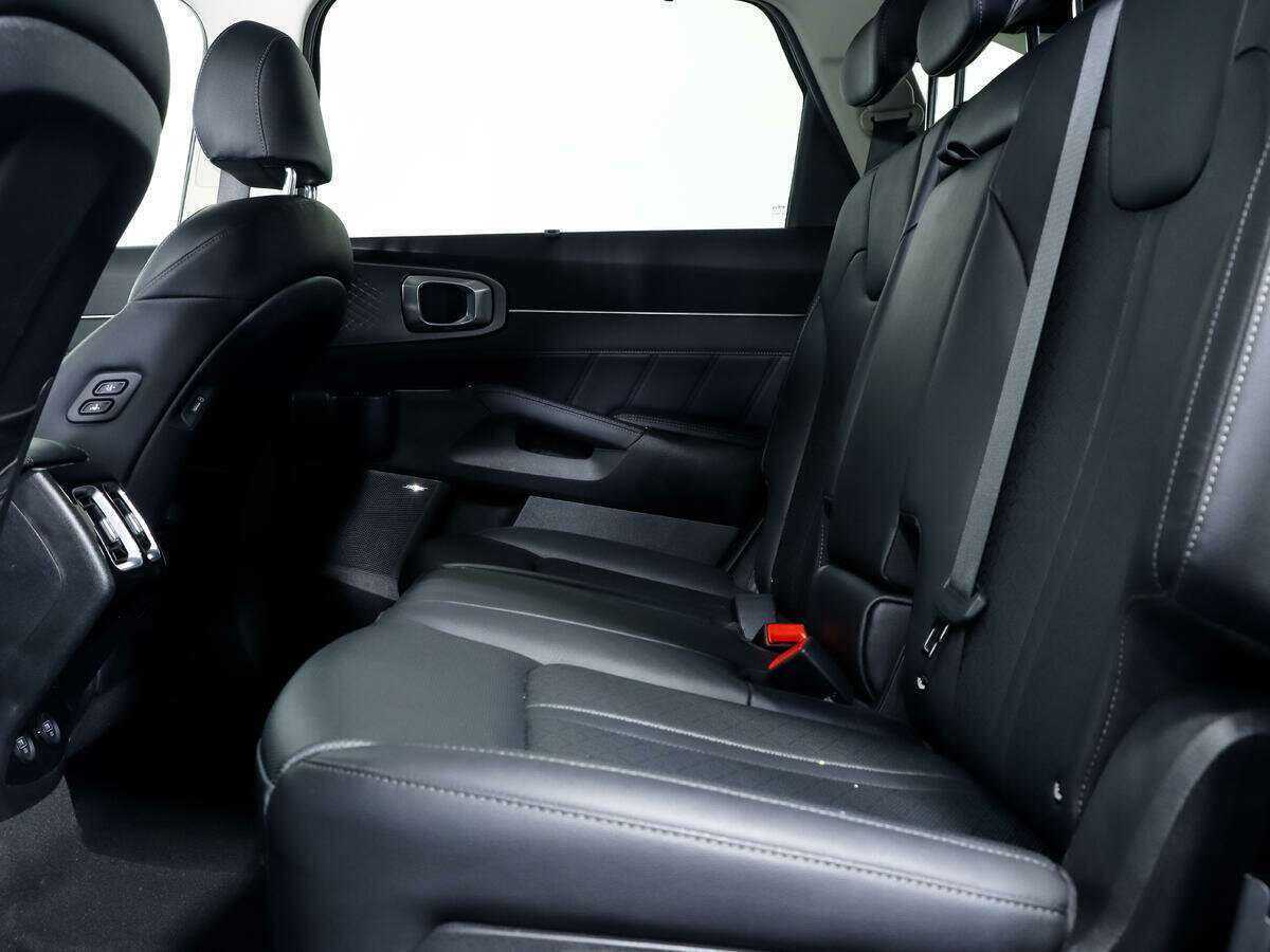 Купить Kia Sorento с пробегом. Фото: #8