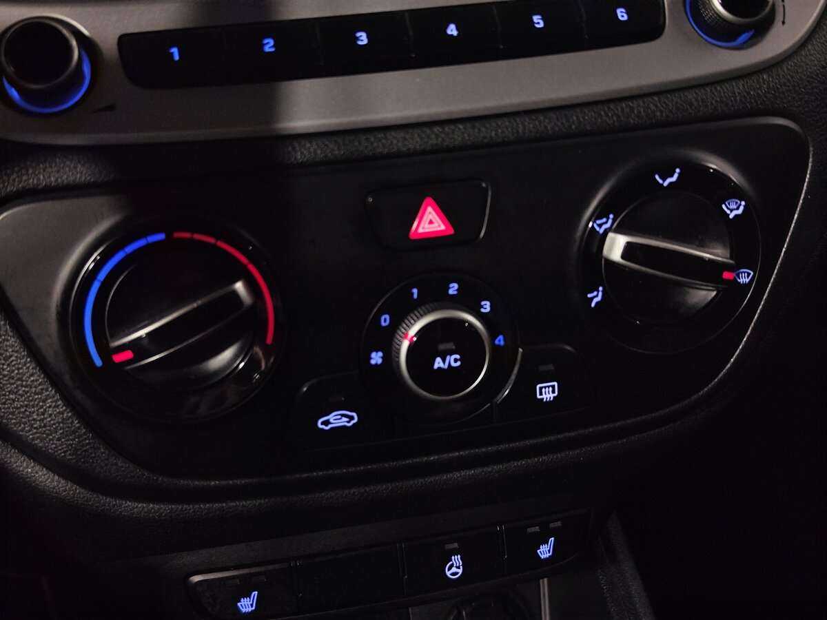 Купить Hyundai Solaris с пробегом. Фото: #11