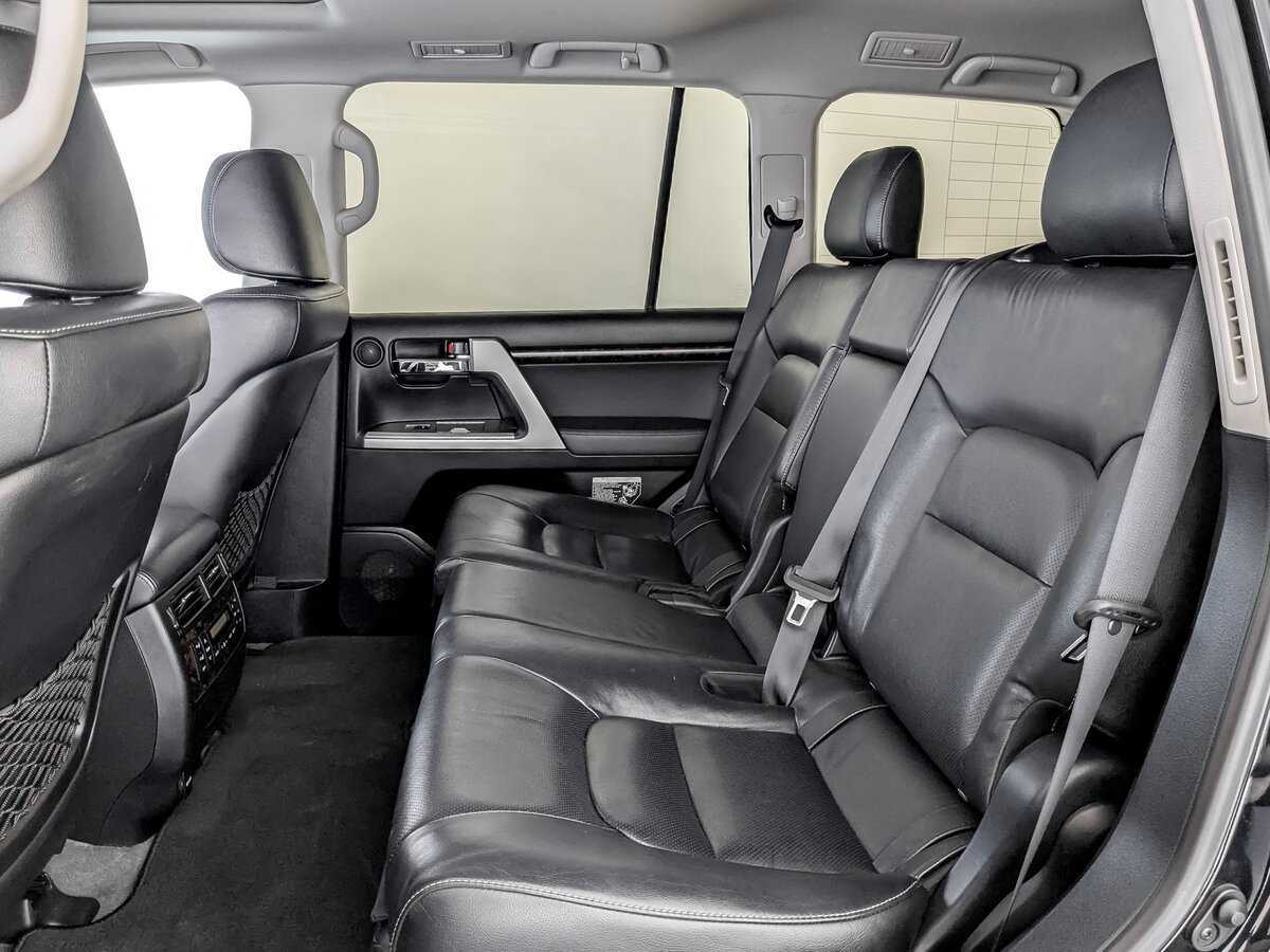 Купить Toyota Land Cruiser с пробегом. Фото: #11