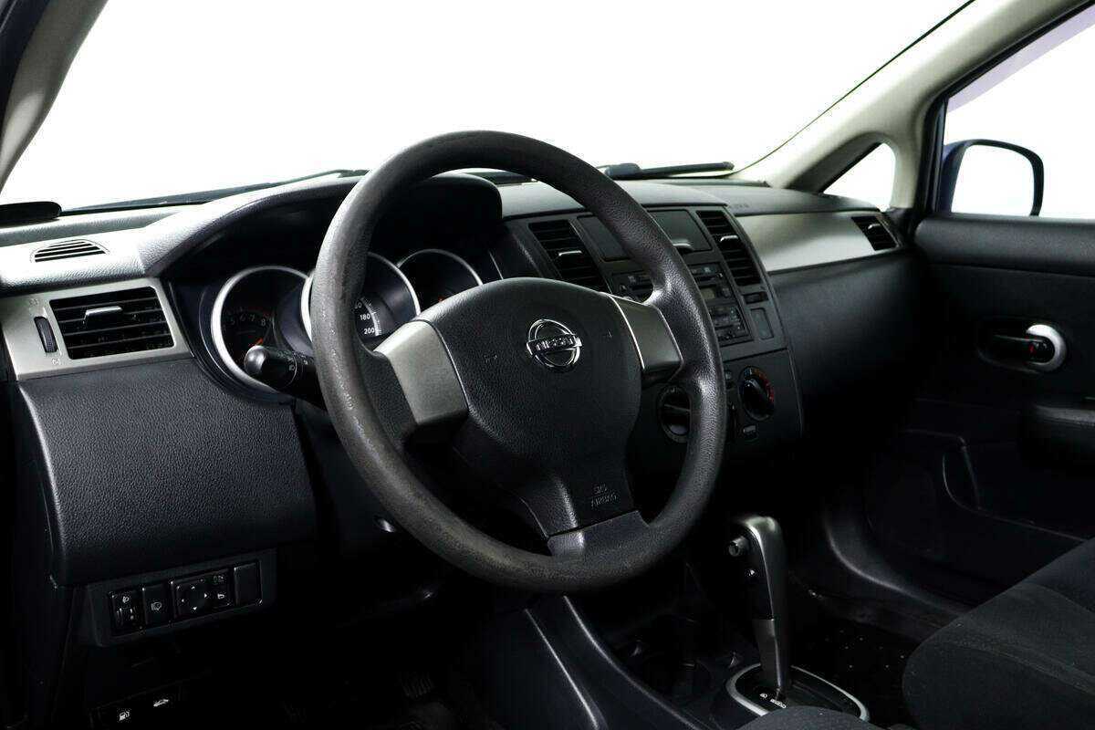 Купить Nissan Tiida с пробегом. Фото: #12
