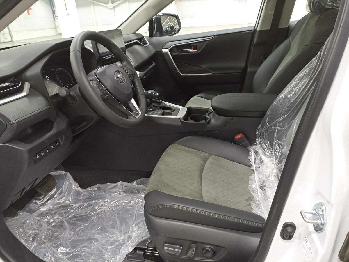 Купить Toyota RAV4 с пробегом. Фото: #15