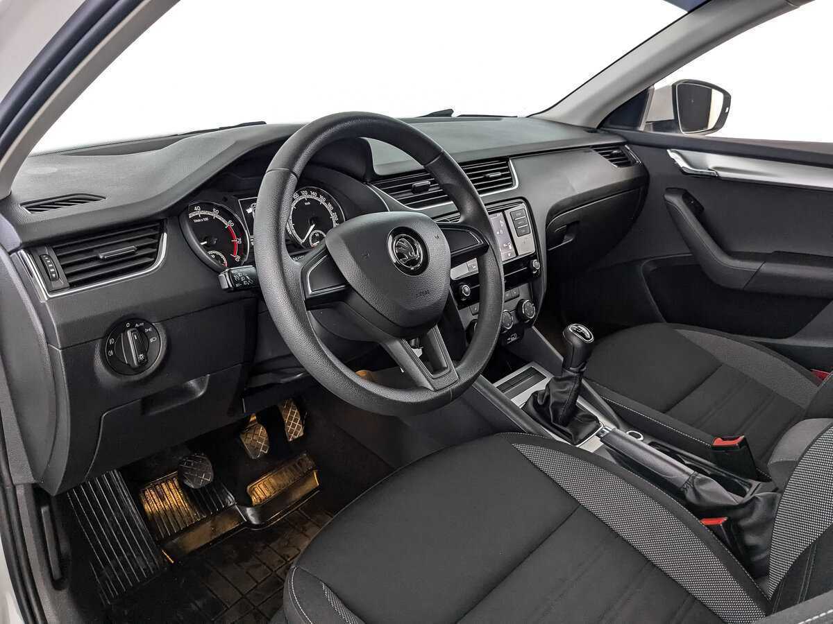 Купить Skoda Octavia с пробегом. Фото: #10
