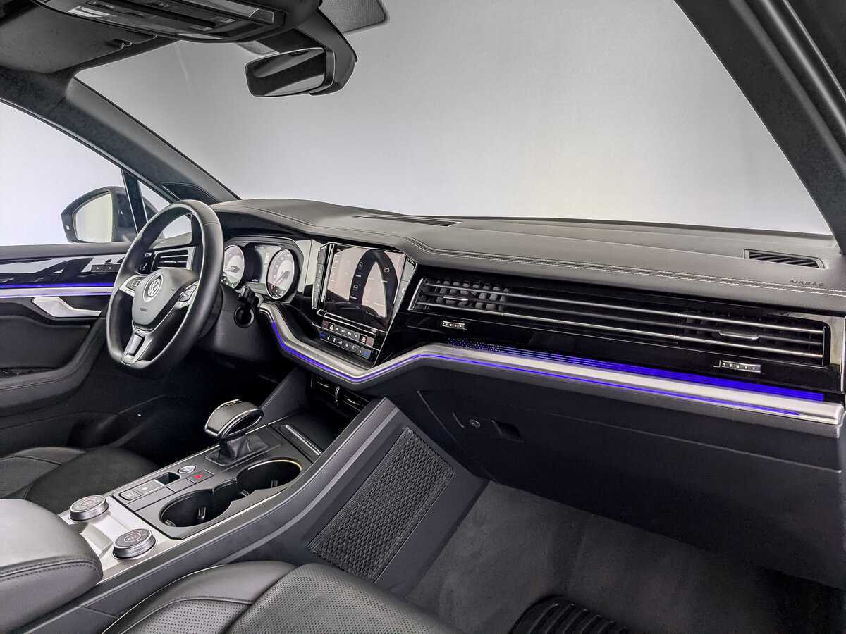 Купить Volkswagen Touareg с пробегом. Фото: #8