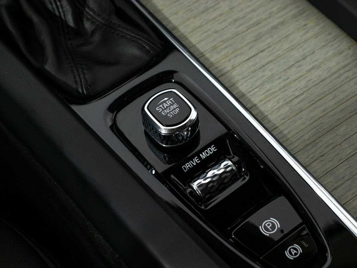 Купить Volvo XC60 с пробегом. Фото: #17