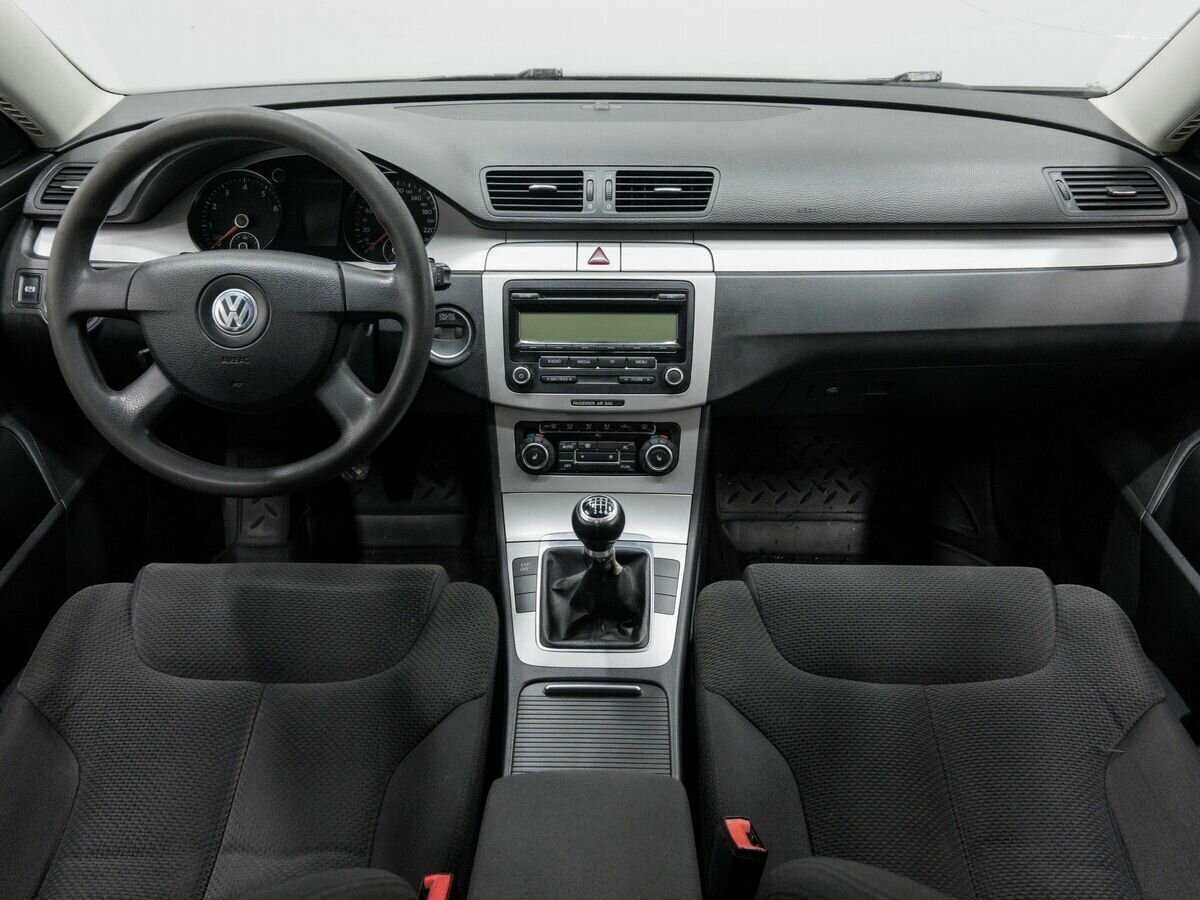 Купить Volkswagen Passat с пробегом. Фото: #9