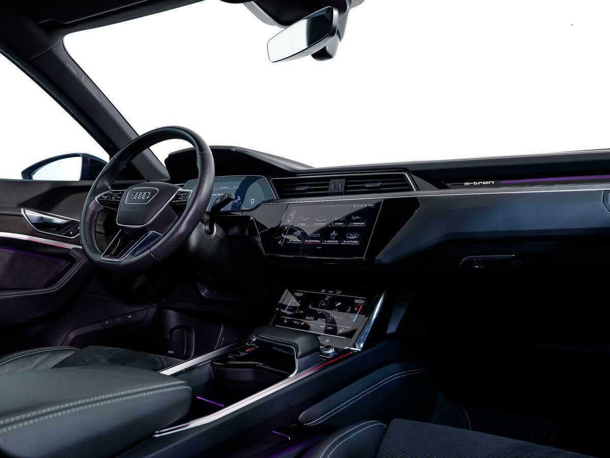 Купить Audi e-tron с пробегом. Фото: #9