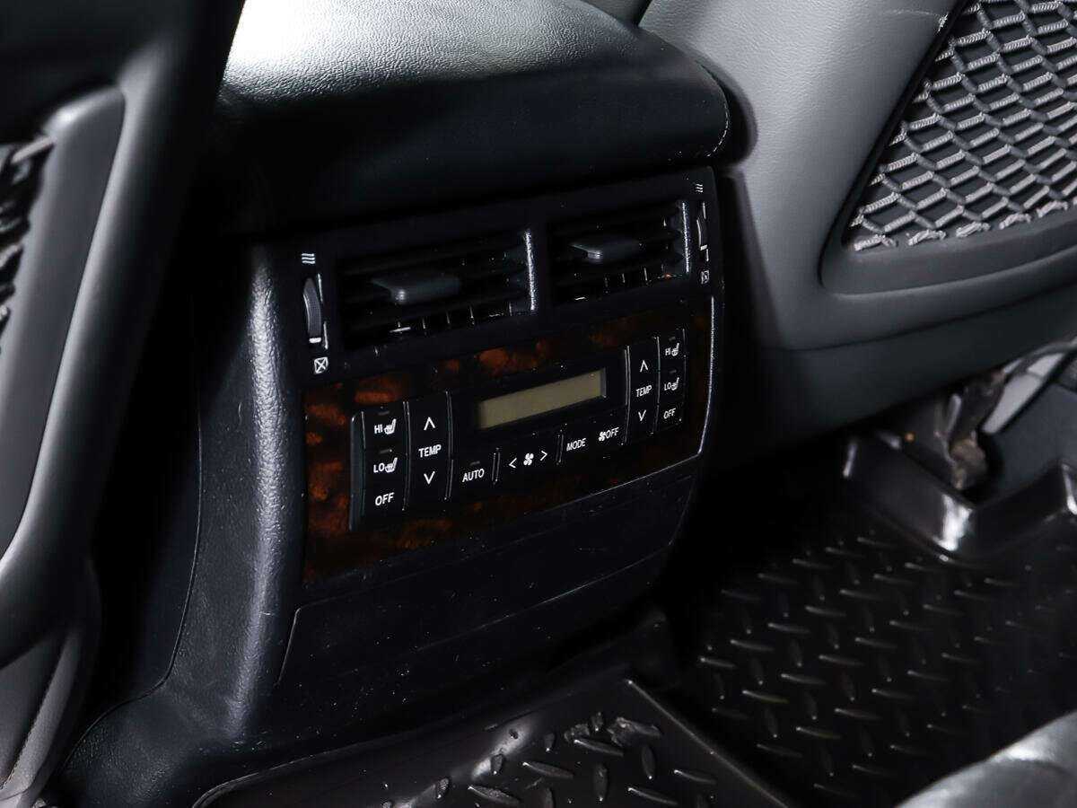 Купить Toyota Land Cruiser с пробегом. Фото: #18