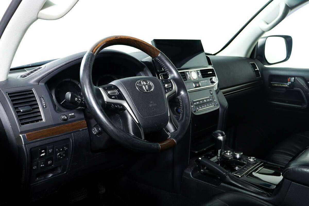 Купить Toyota Land Cruiser с пробегом. Фото: #12