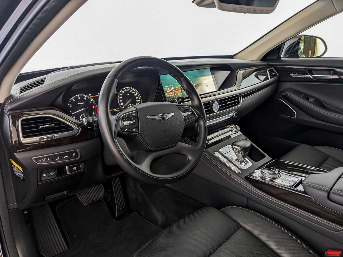 Купить Genesis G90 с пробегом. Фото: #11
