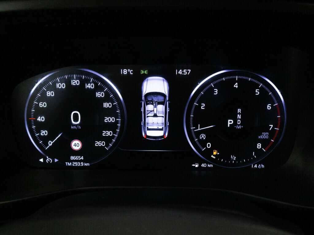 Купить Volvo XC40 с пробегом. Фото: #11