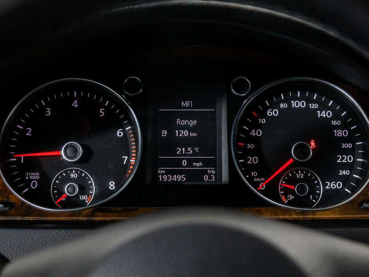 Купить Volkswagen Passat с пробегом. Фото: #9