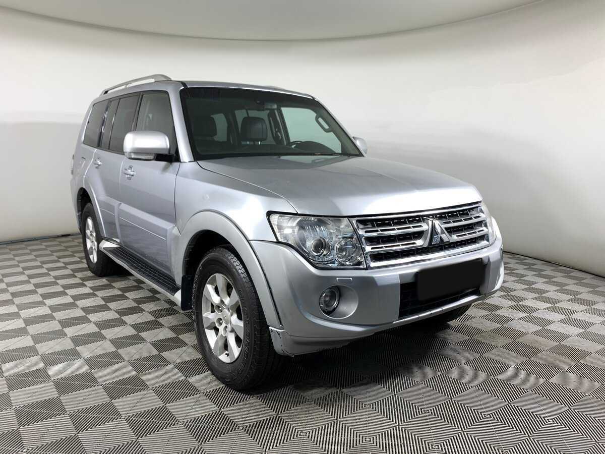 Купить Mitsubishi Pajero с пробегом. Фото: #2