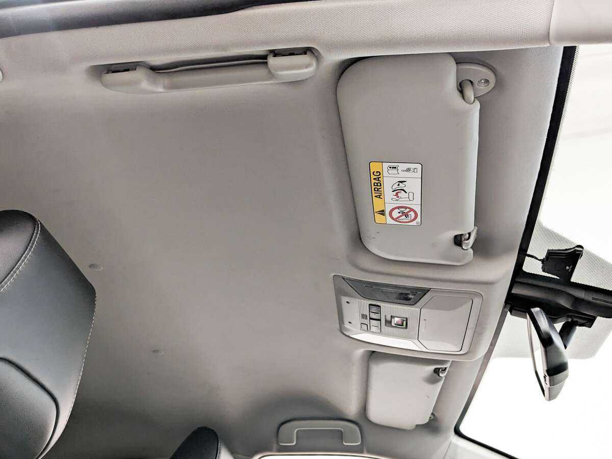 Купить Toyota RAV4 с пробегом. Фото: #17