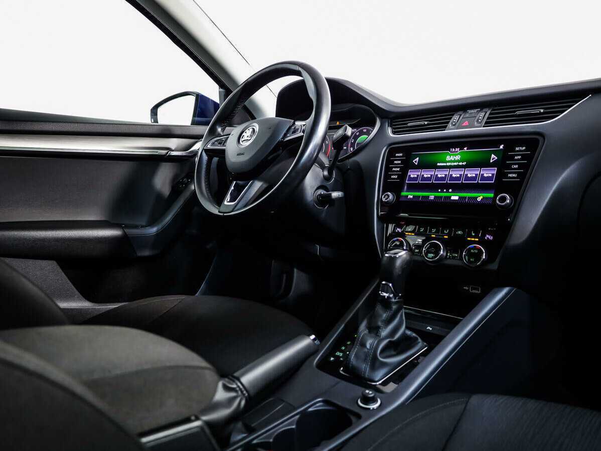 Купить Skoda Octavia с пробегом. Фото: #7