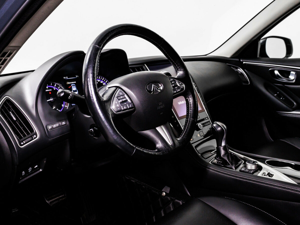Купить Infiniti Q50 с пробегом. Фото: #11