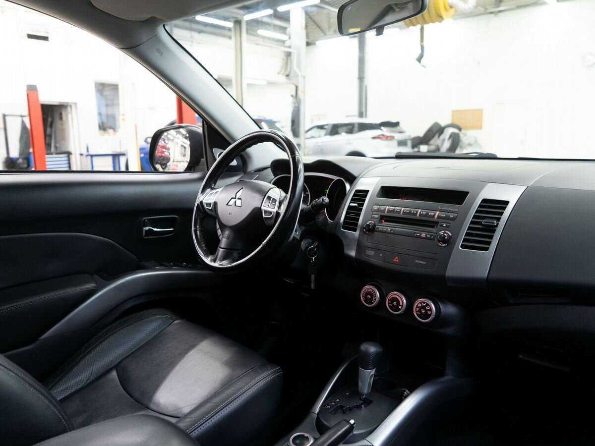 Купить Mitsubishi Outlander с пробегом. Фото: #16