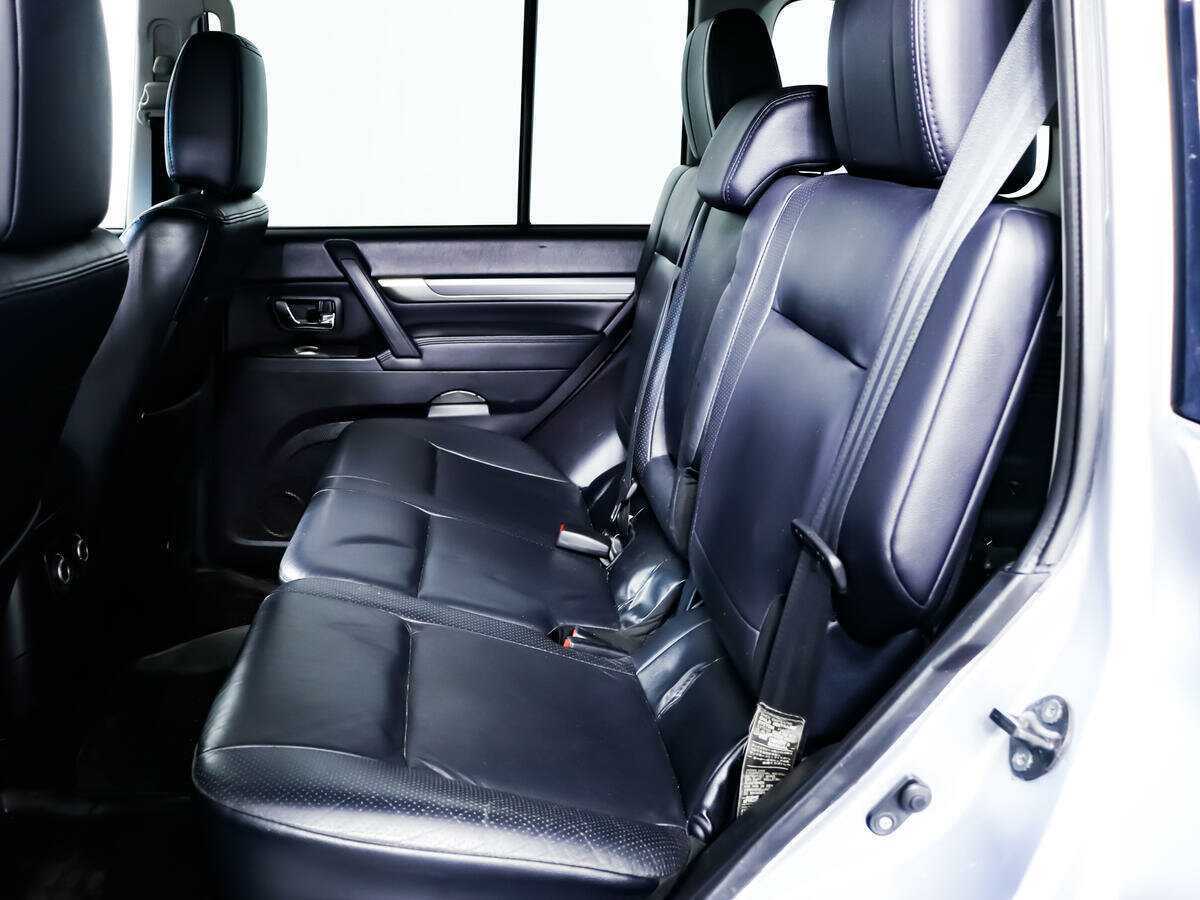 Купить Mitsubishi Pajero с пробегом. Фото: #8