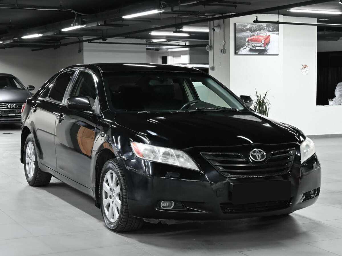 Купить Toyota Camry с пробегом. Фото: #2