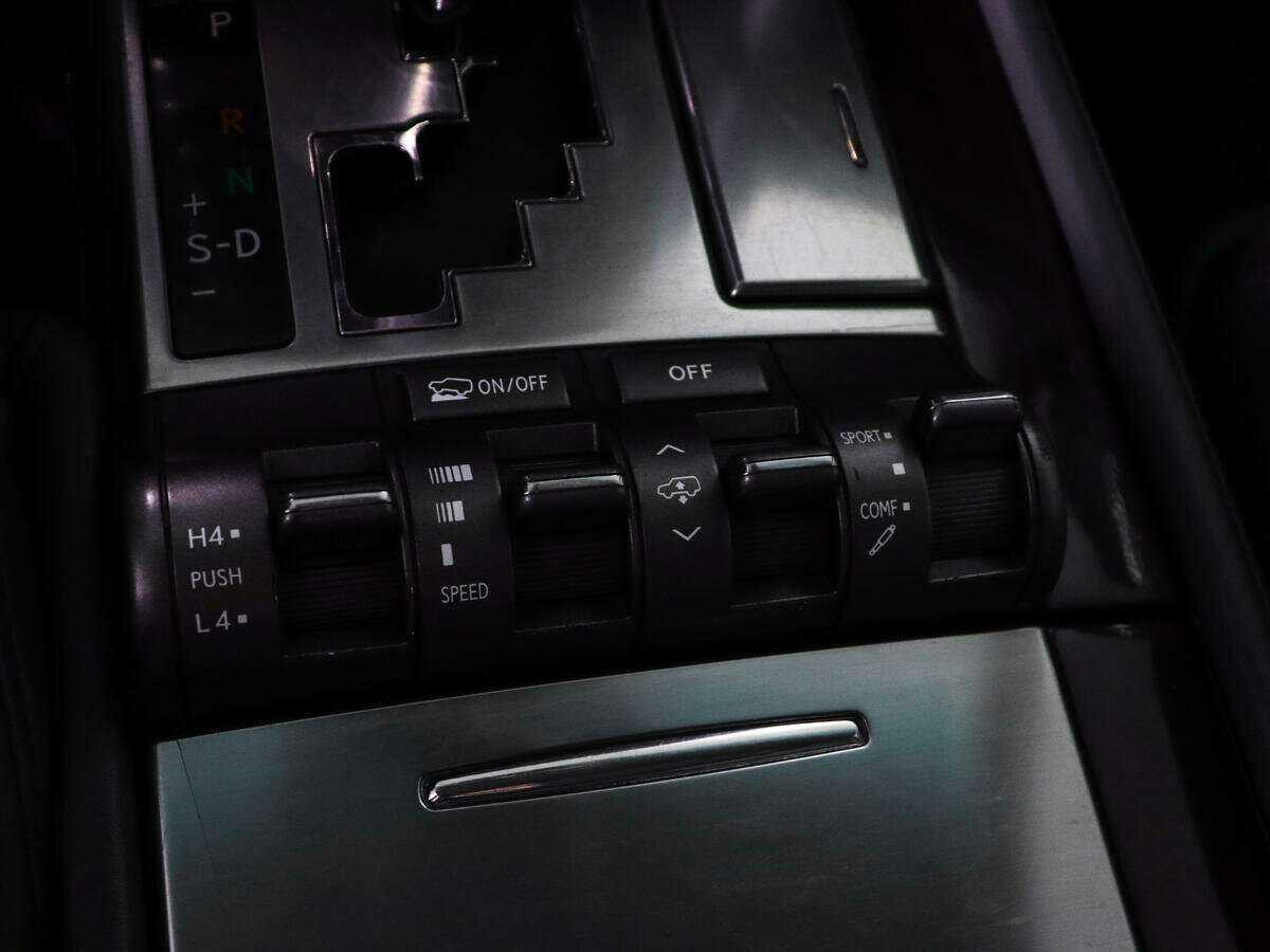 Купить Lexus LX с пробегом. Фото: #22