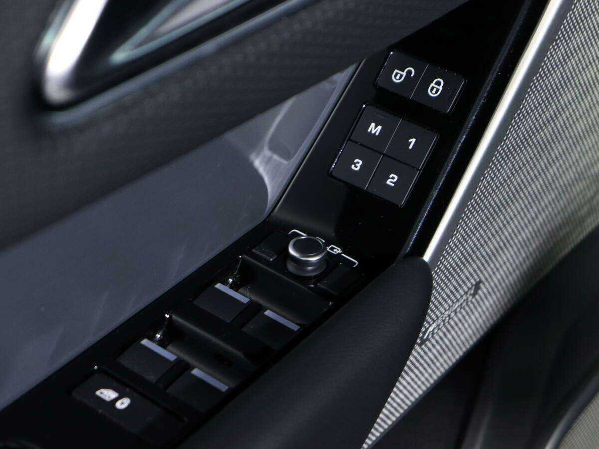 Купить Land Rover Range Rover Velar с пробегом. Фото: #14