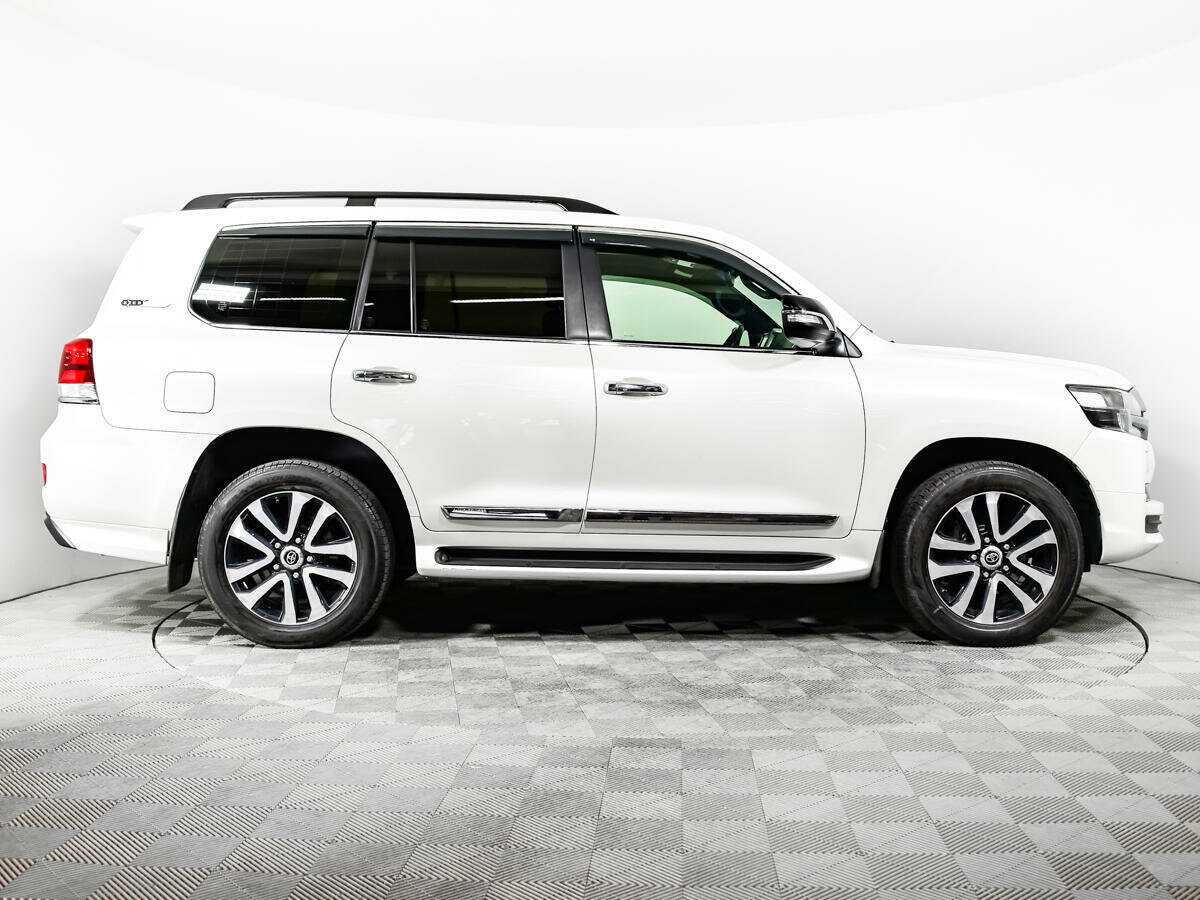 Купить Toyota Land Cruiser с пробегом. Фото: #3