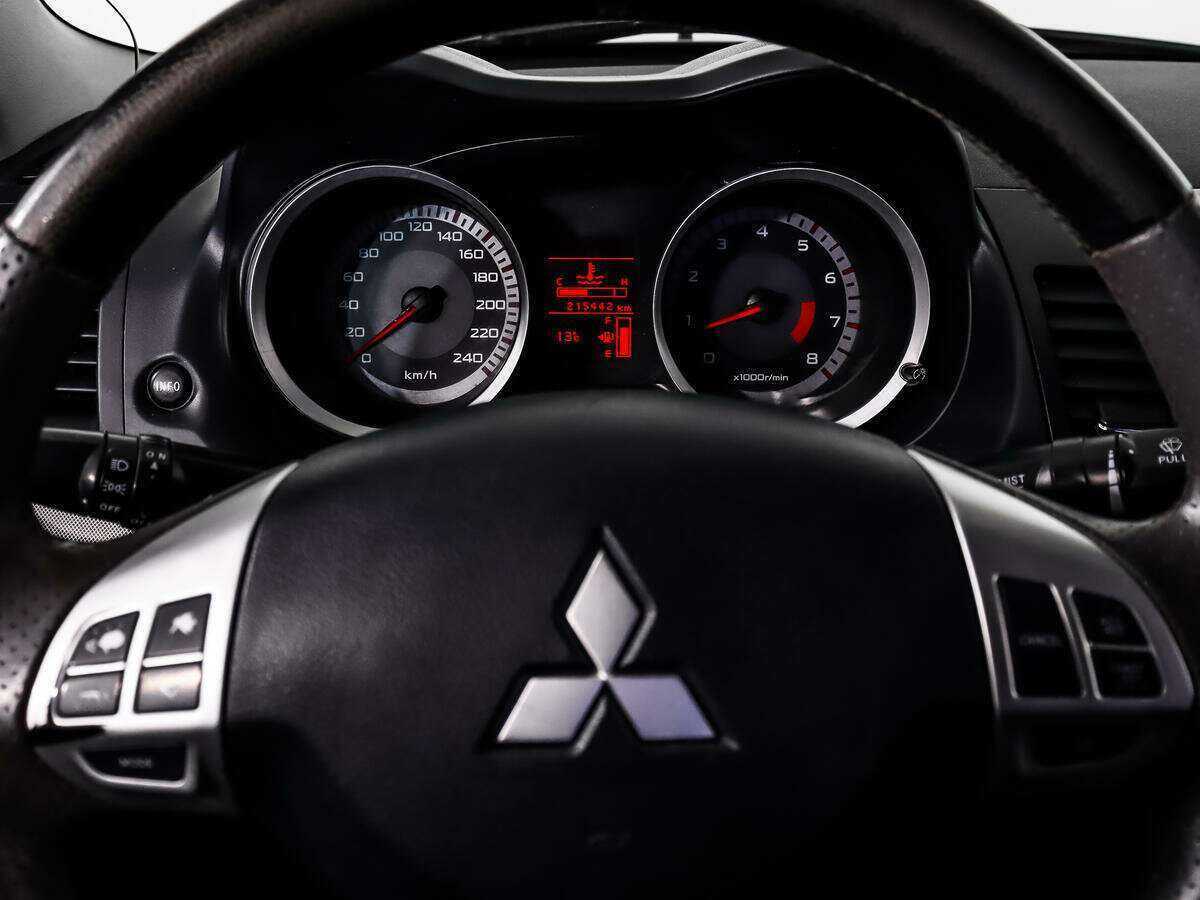 Купить Mitsubishi Lancer с пробегом. Фото: #14