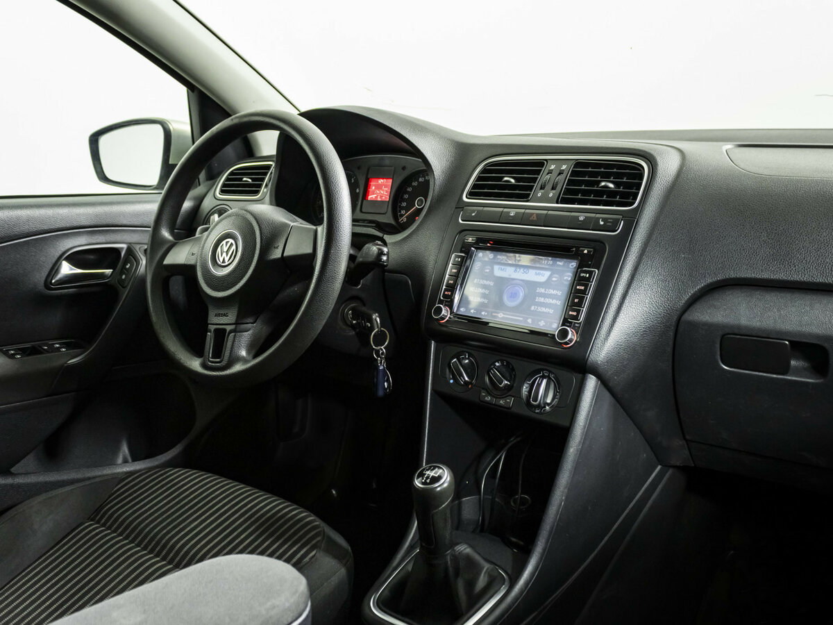 Купить Volkswagen Polo с пробегом. Фото: #7