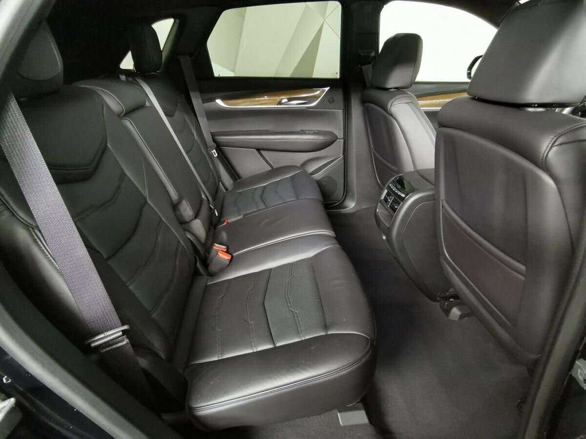 Купить Cadillac XT5 с пробегом. Фото: #11