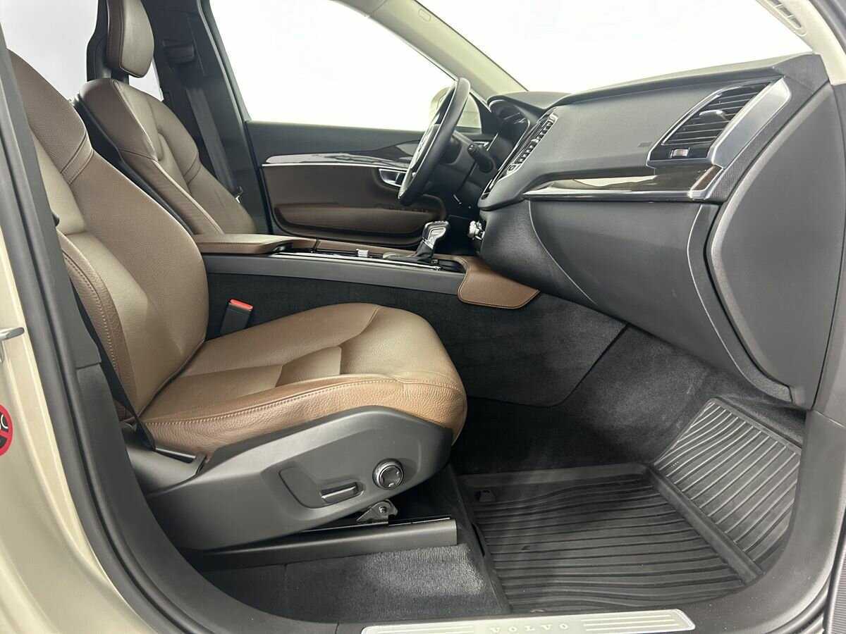 Купить Volvo XC90 с пробегом. Фото: #13