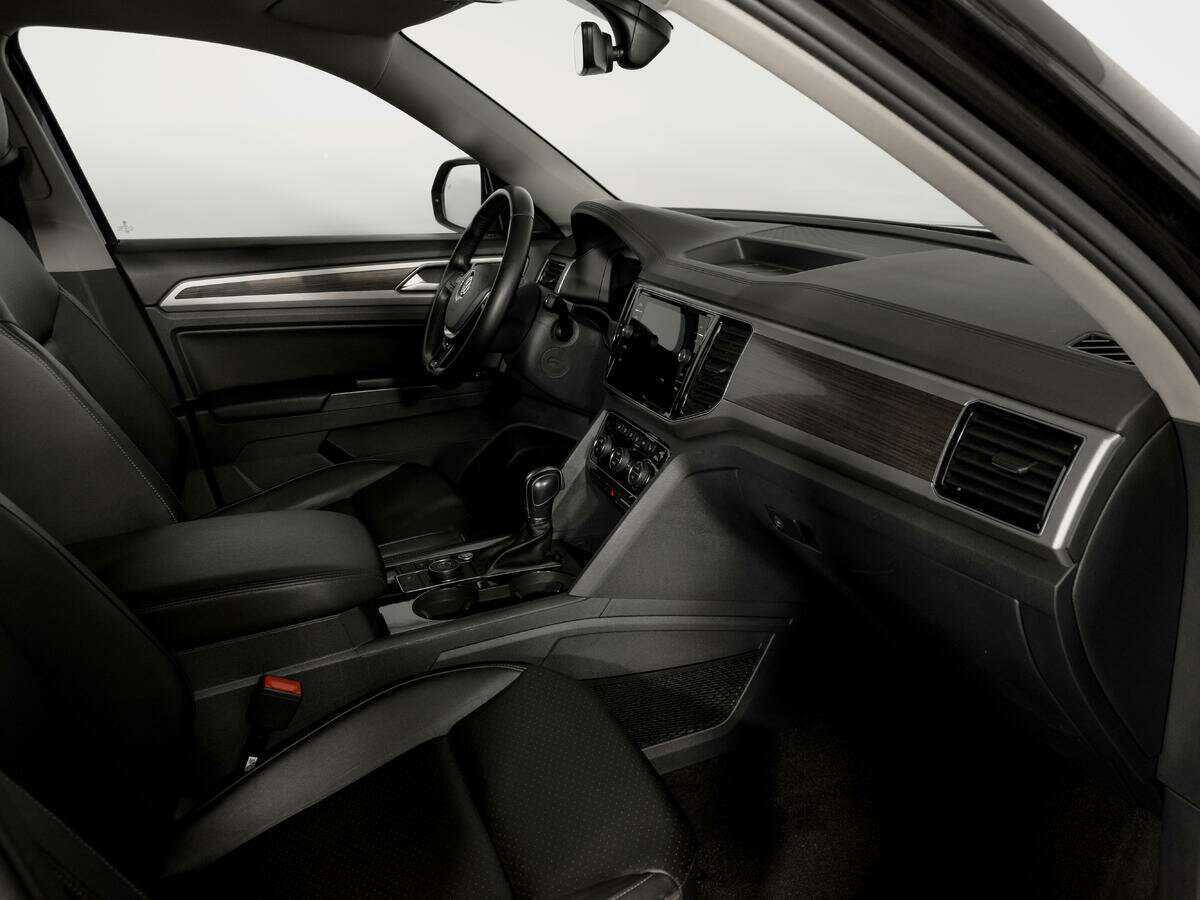 Купить Volkswagen Teramont с пробегом. Фото: #8