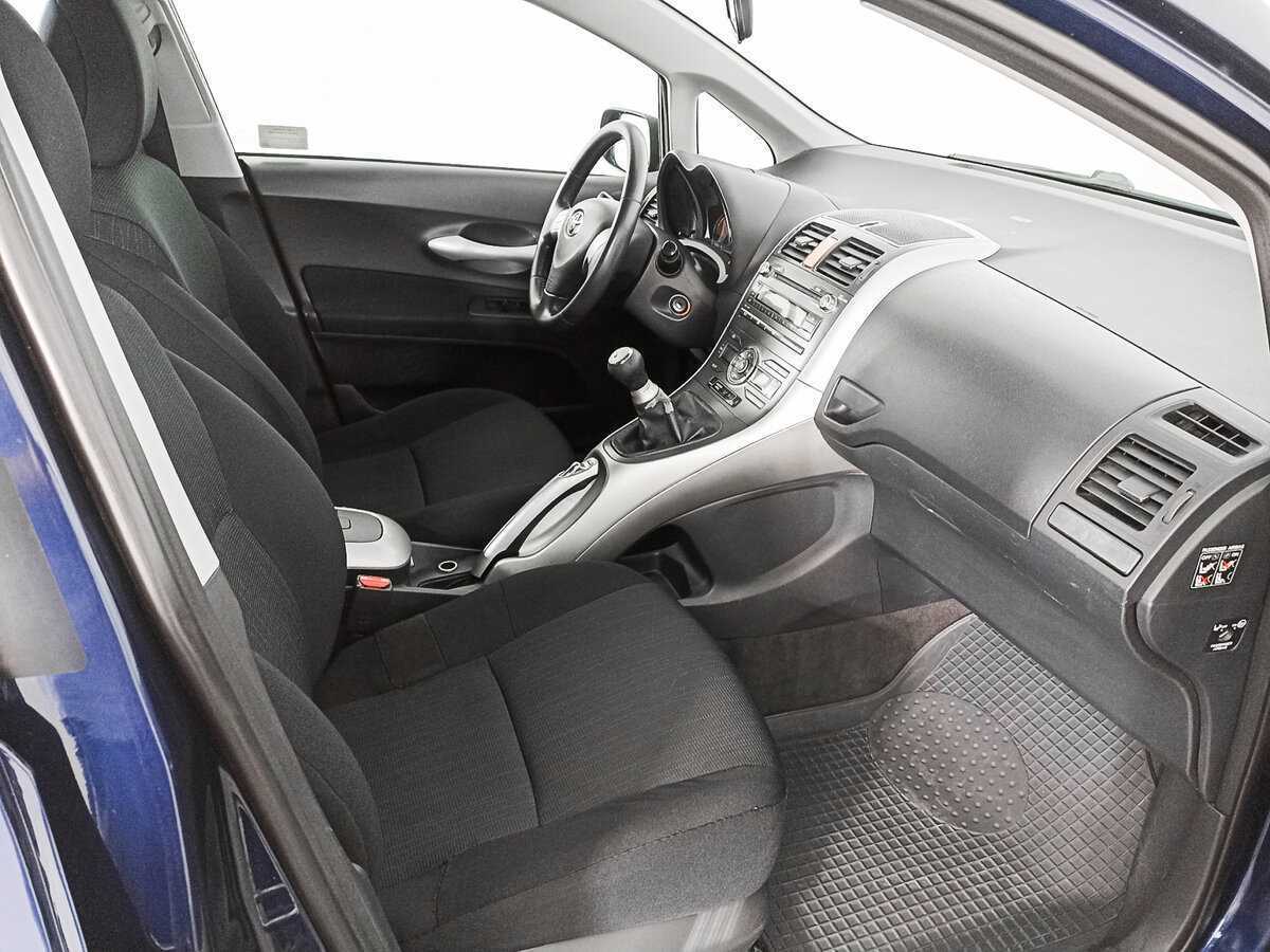 Купить Toyota Auris с пробегом. Фото: #8