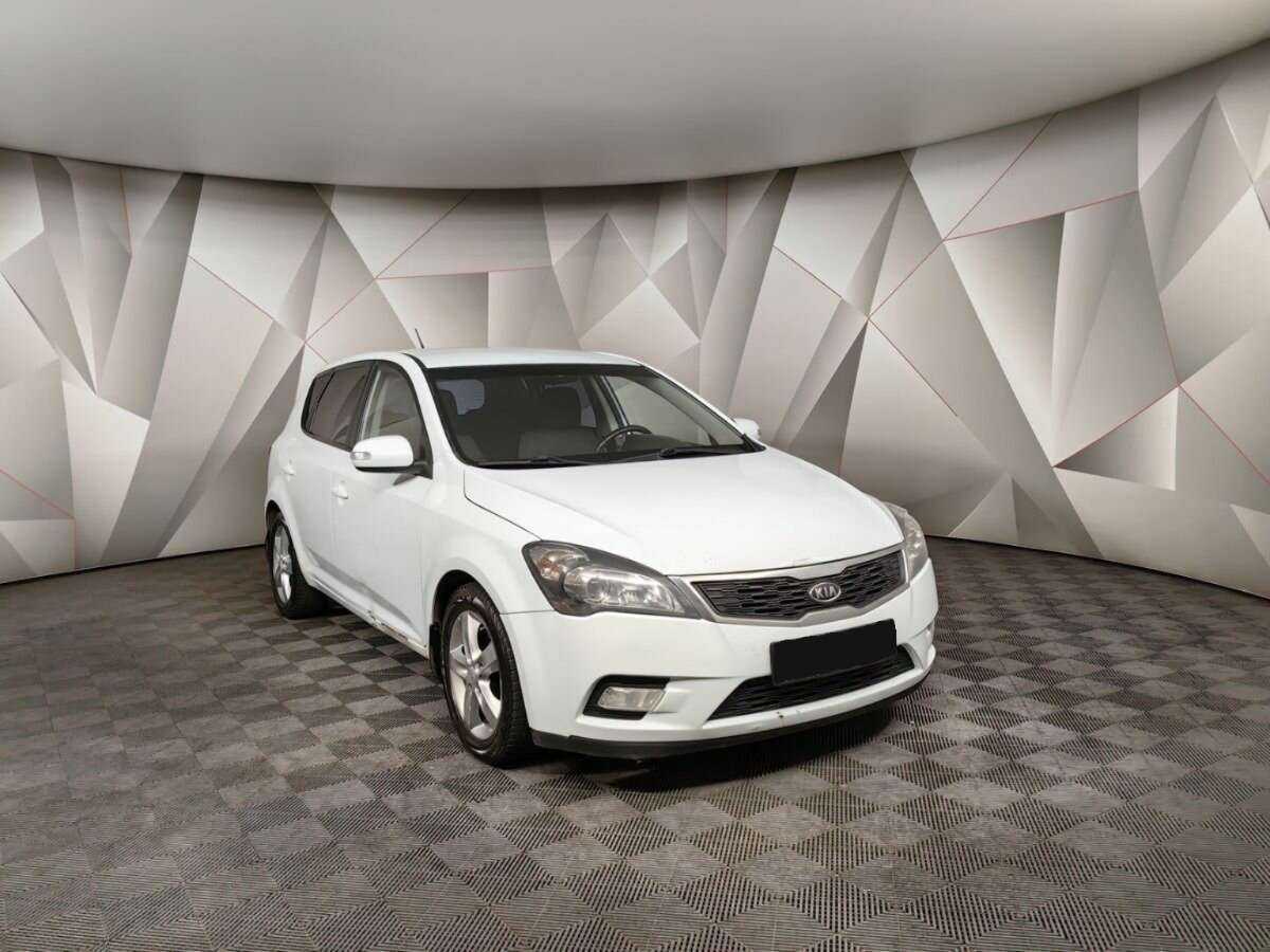 Купить Kia Ceed с пробегом. Фото: #2