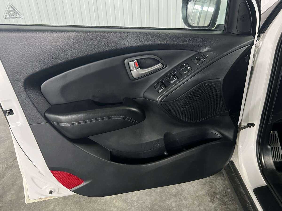 Купить Hyundai ix35 с пробегом. Фото: #8