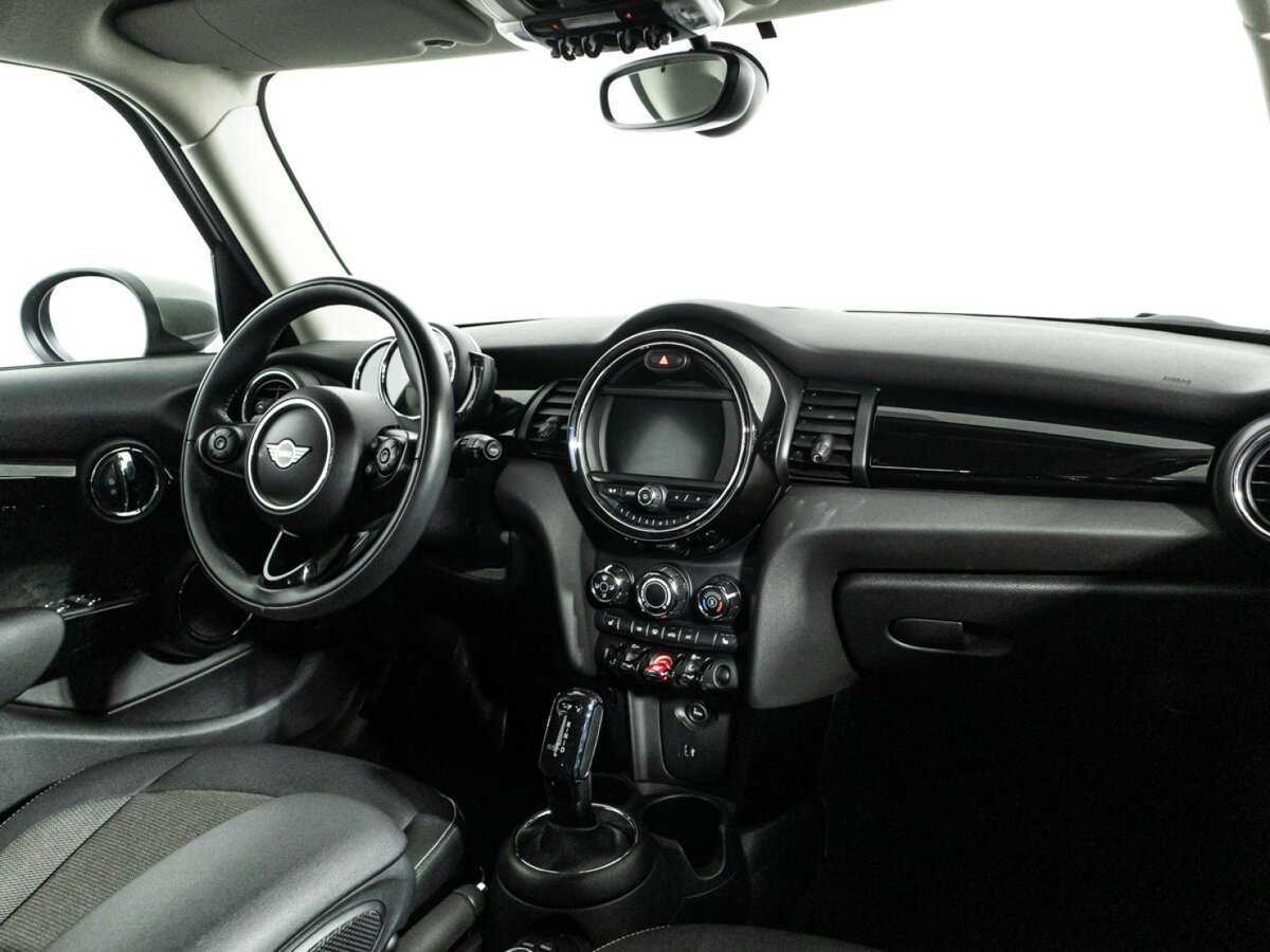 Купить Mini Hatch с пробегом. Фото: #8