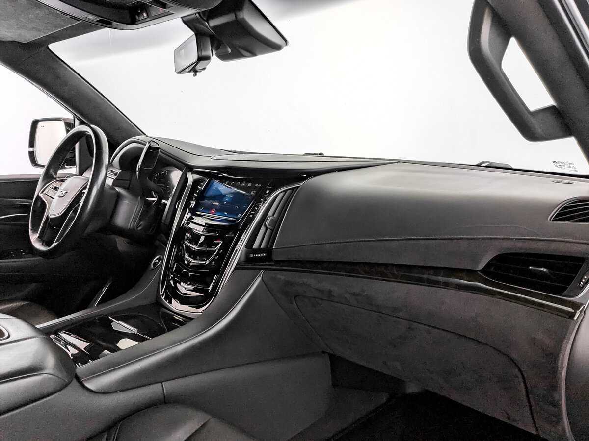 Купить Cadillac Escalade с пробегом. Фото: #8