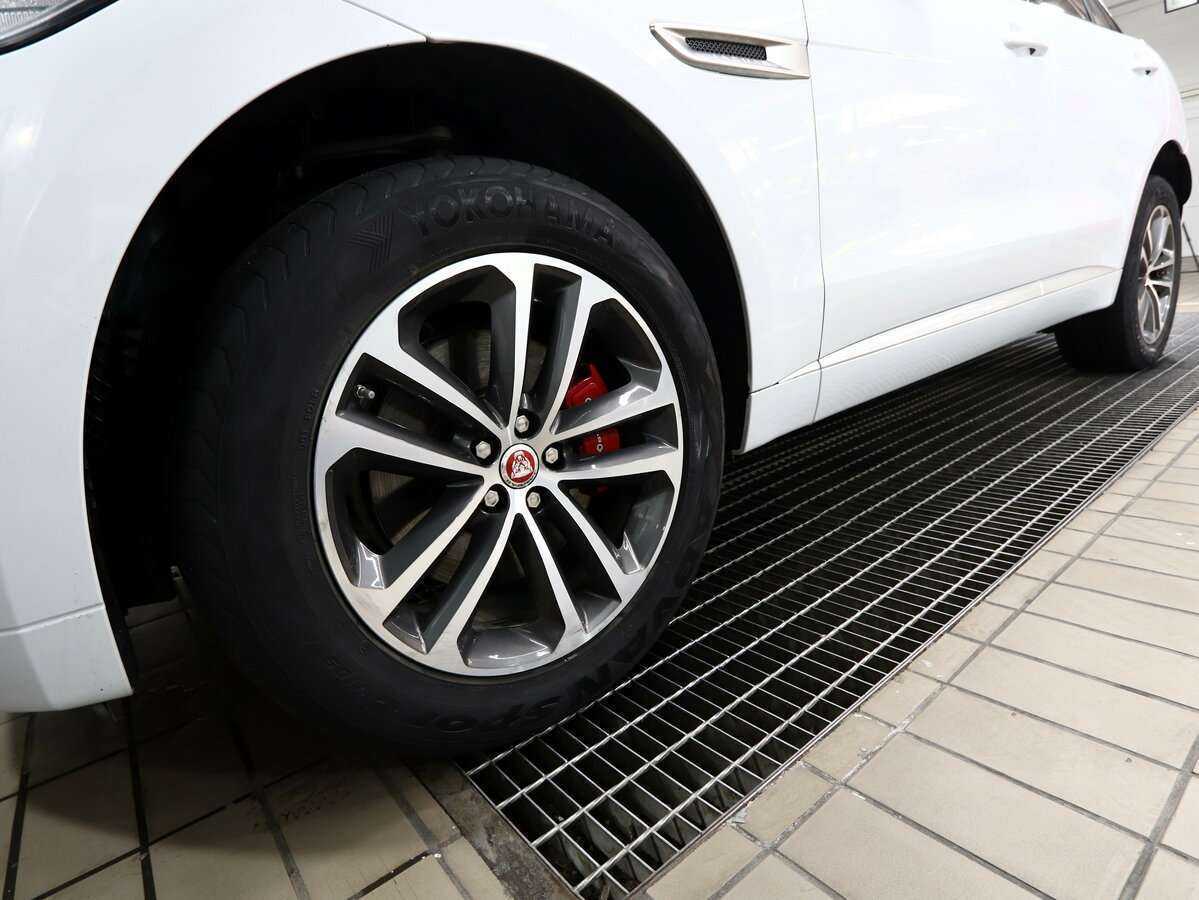 Купить Jaguar F-Pace с пробегом. Фото: #22