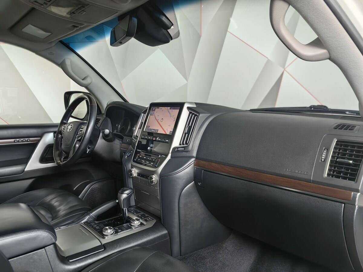 Купить Toyota Land Cruiser с пробегом. Фото: #8