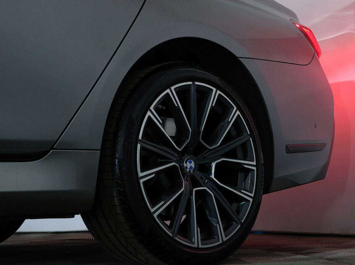 Купить BMW 7 серии с пробегом. Фото: #30