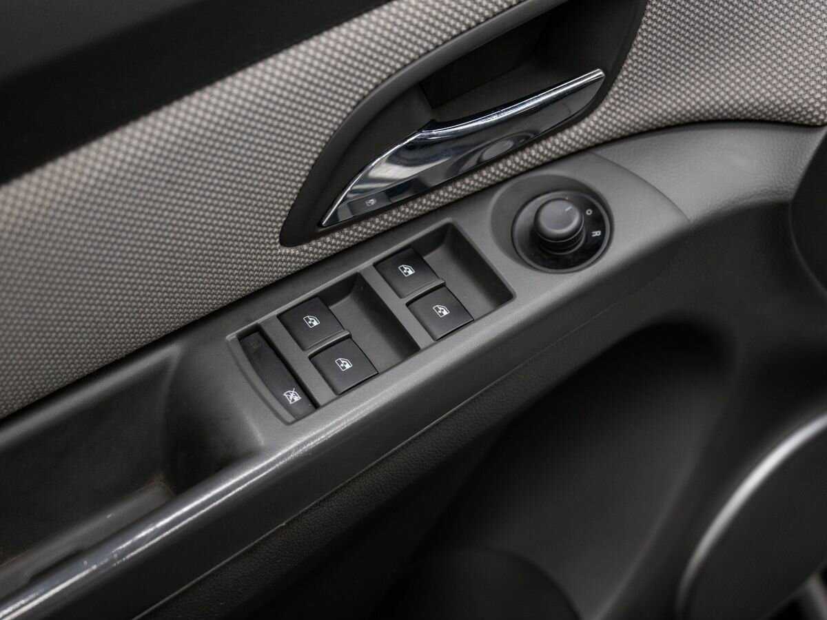 Купить Chevrolet Cruze с пробегом. Фото: #14