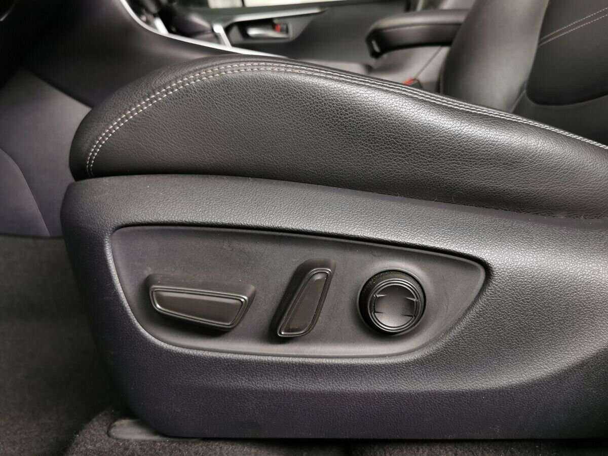 Купить Toyota RAV4 с пробегом. Фото: #17