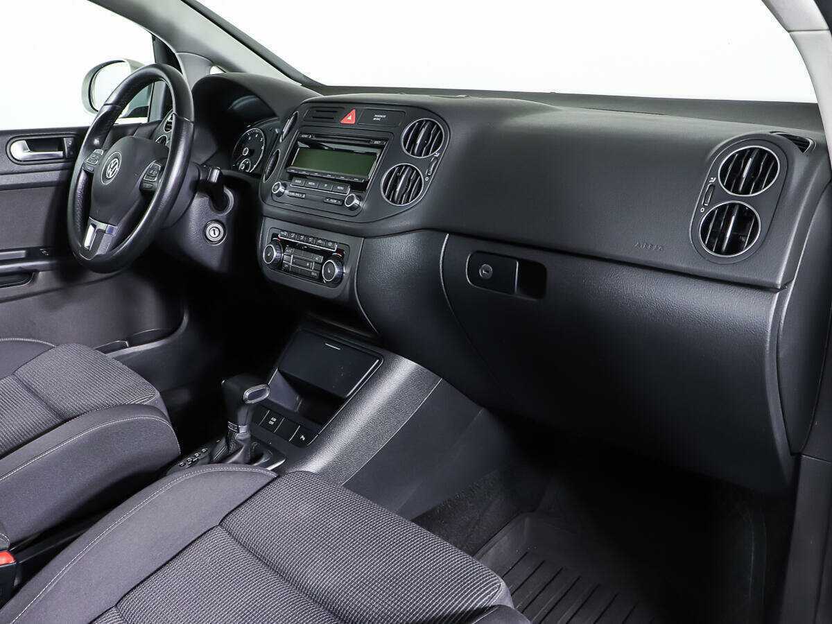 Купить Volkswagen Golf Plus с пробегом. Фото: #8
