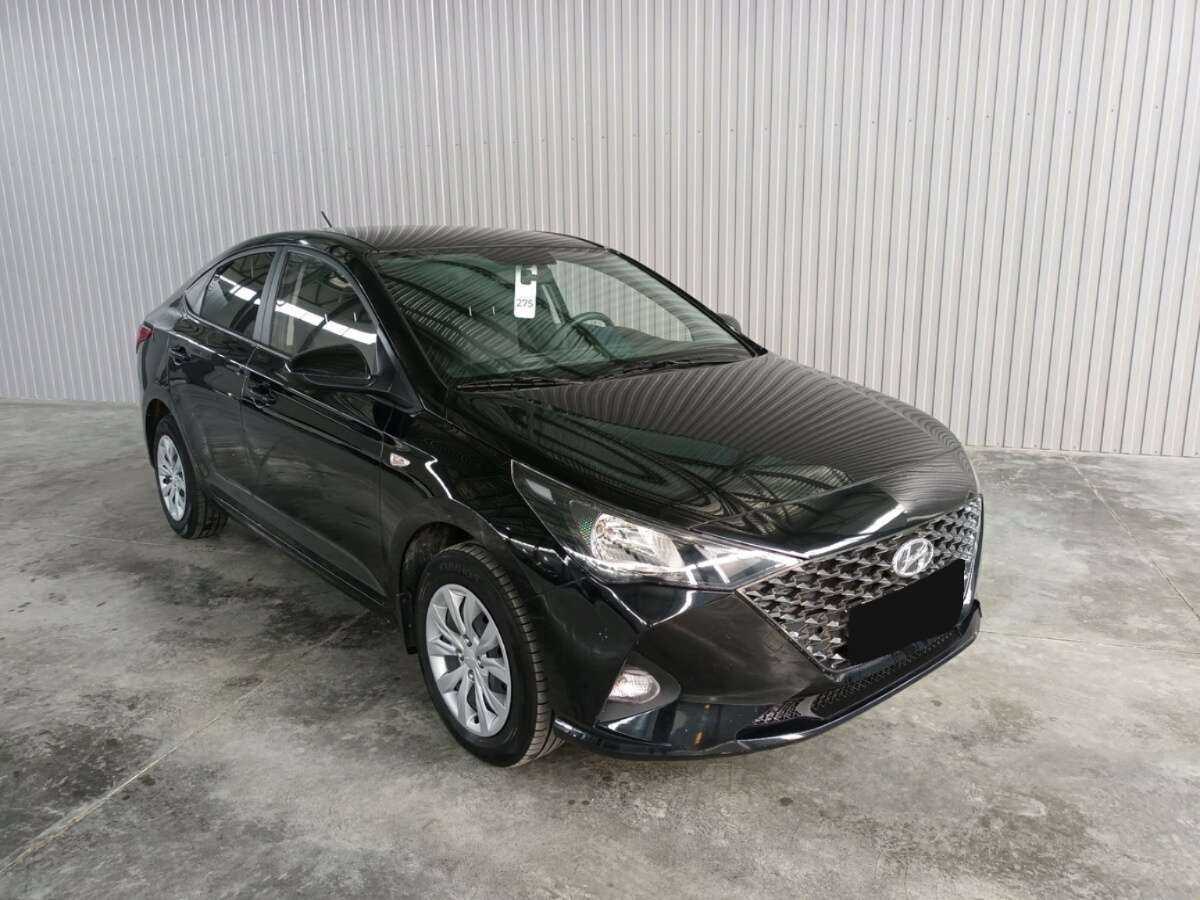 Купить Hyundai Solaris с пробегом. Фото: #2