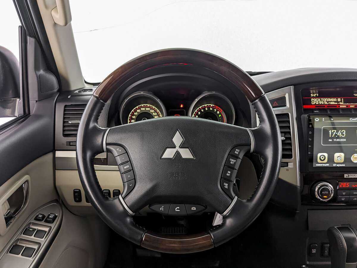 Купить Mitsubishi Pajero с пробегом. Фото: #15